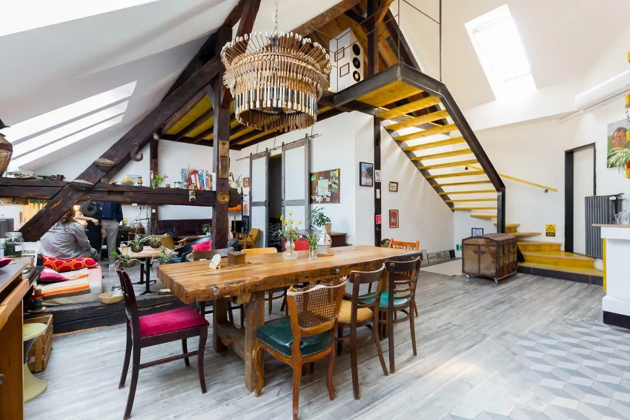 Das Nest Budapeste Albergue
