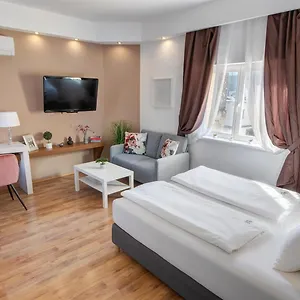 Premium Szervita Square Budapest